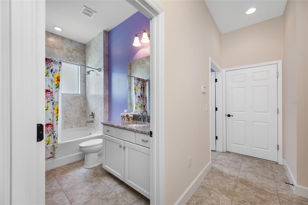For Sale: $380,000 (2 beds, 2 baths, 1781 Square Feet)
