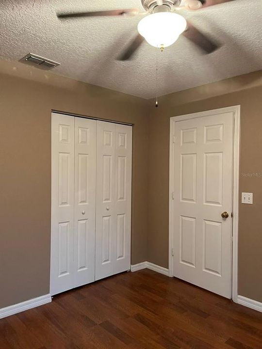 For Rent: $2,100 (3 beds, 2 baths, 1409 Square Feet)