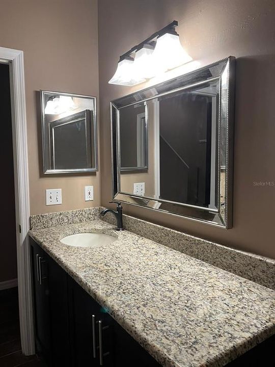 For Rent: $2,100 (3 beds, 2 baths, 1409 Square Feet)