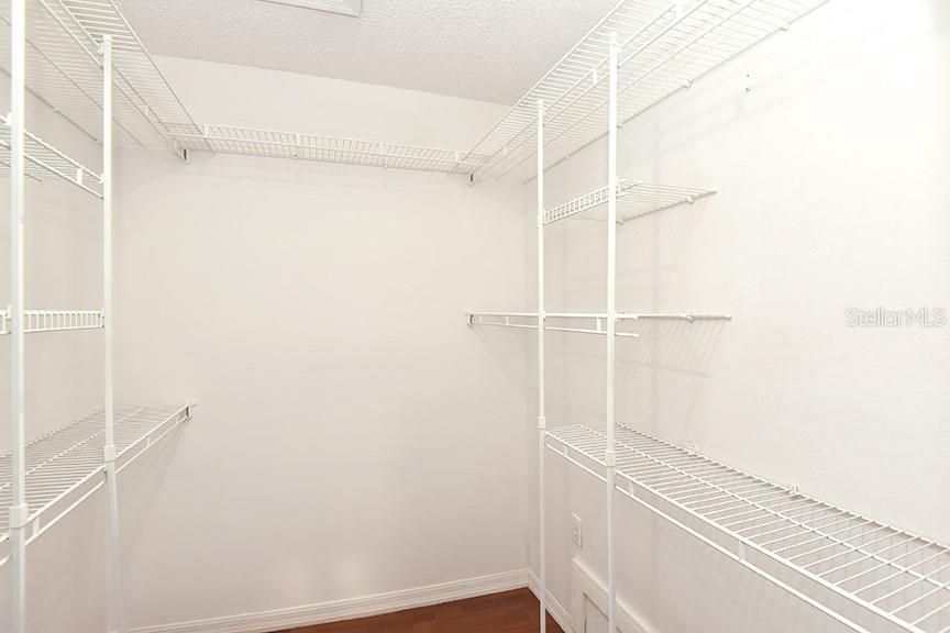 For Sale: $350,000 (4 beds, 3 baths, 2180 Square Feet)