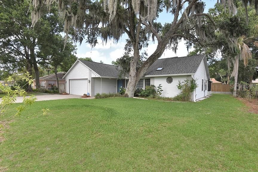 For Sale: $350,000 (4 beds, 3 baths, 2180 Square Feet)