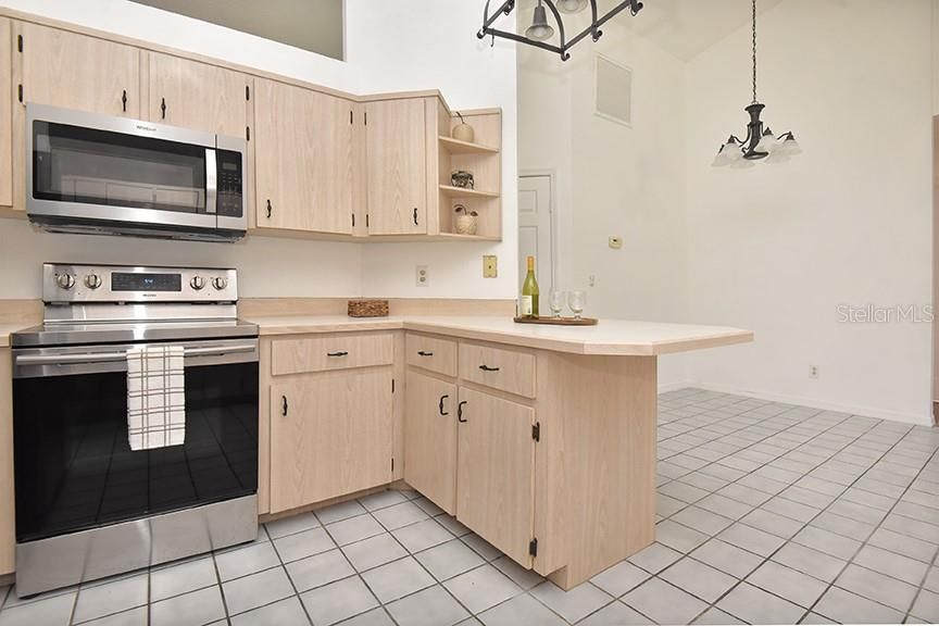 For Sale: $350,000 (4 beds, 3 baths, 2180 Square Feet)