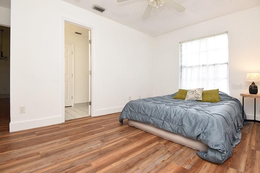 For Sale: $350,000 (4 beds, 3 baths, 2180 Square Feet)