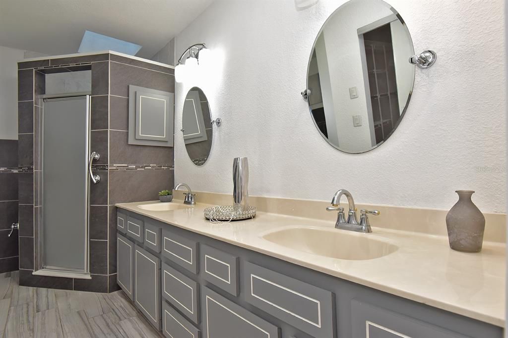 For Sale: $350,000 (4 beds, 3 baths, 2180 Square Feet)
