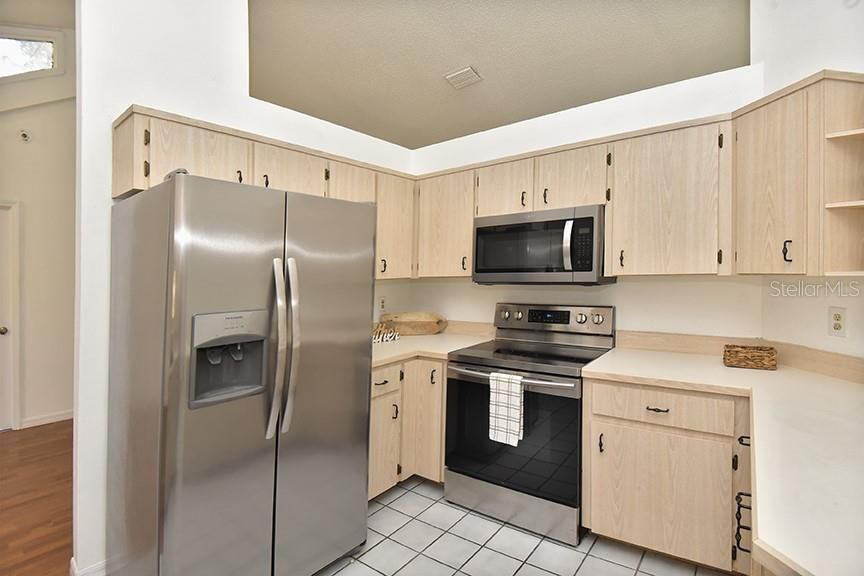 For Sale: $350,000 (4 beds, 3 baths, 2180 Square Feet)