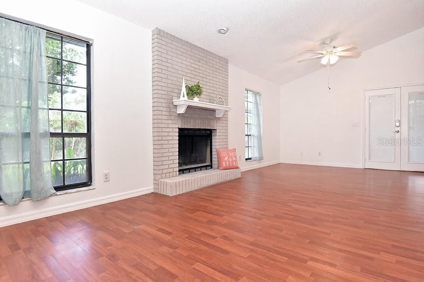 For Sale: $350,000 (4 beds, 3 baths, 2180 Square Feet)