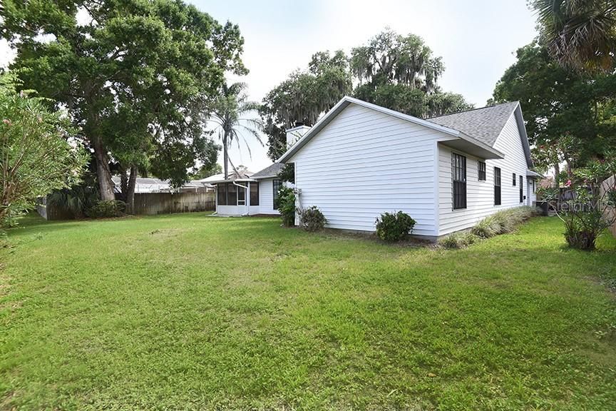 For Sale: $350,000 (4 beds, 3 baths, 2180 Square Feet)