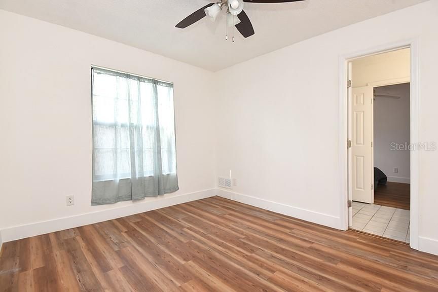 For Sale: $350,000 (4 beds, 3 baths, 2180 Square Feet)