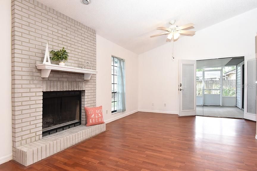 For Sale: $350,000 (4 beds, 3 baths, 2180 Square Feet)