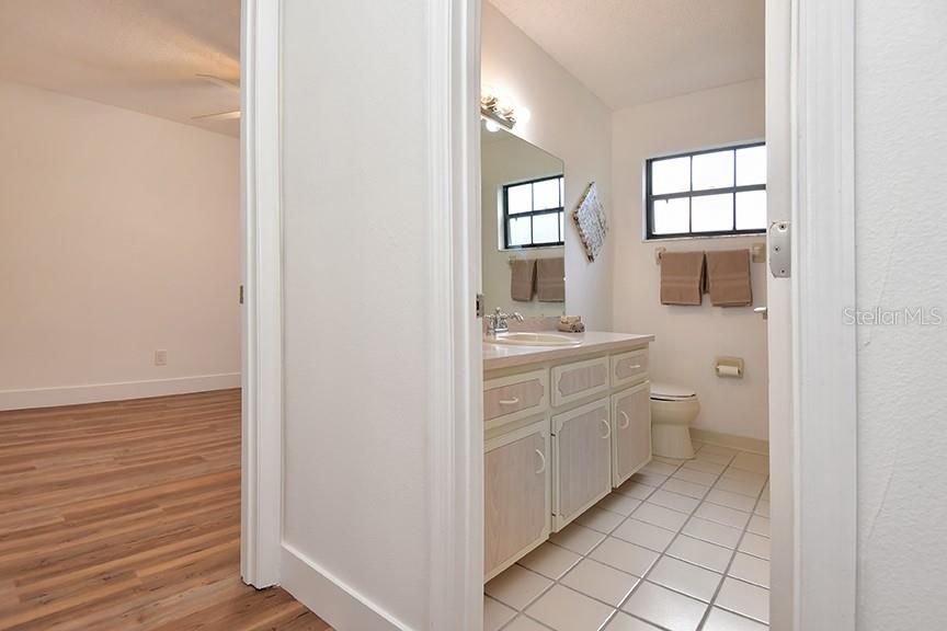 For Sale: $350,000 (4 beds, 3 baths, 2180 Square Feet)