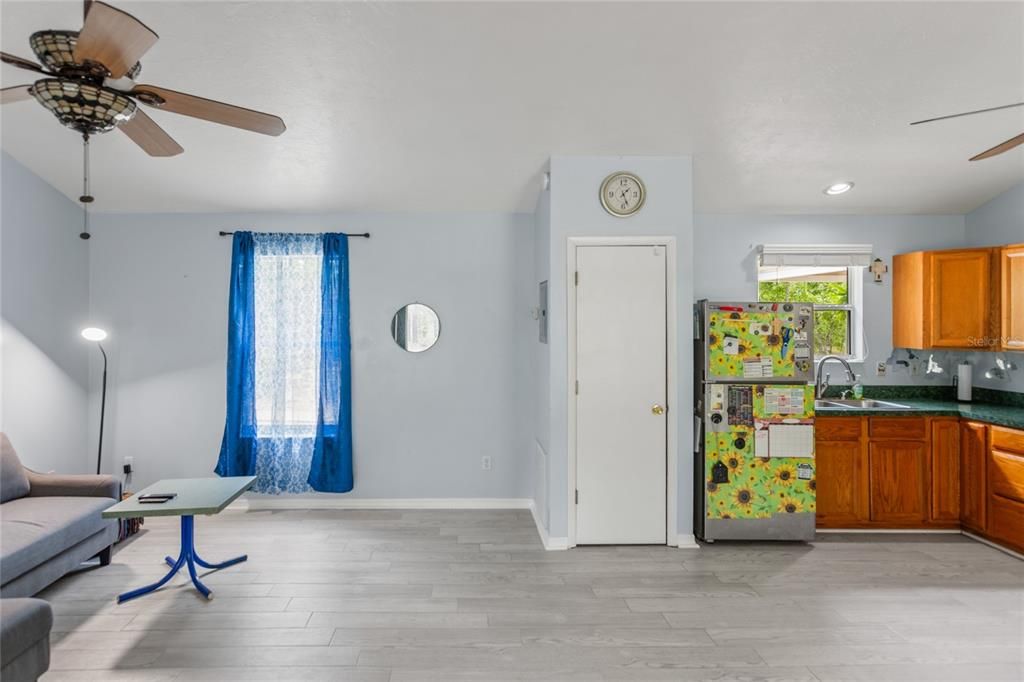En Venta: $430,000 (3 camas, 2 baños, 1992 Pies cuadrados)