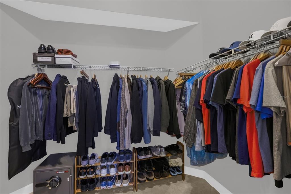 На продажу: $430,000 (4 спален, 2 ванн, 1802 Квадратных фут)