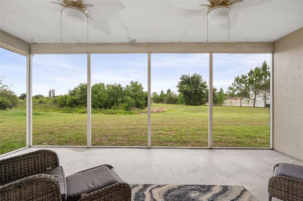 Activo con contrato: $389,000 (4 camas, 3 baños, 1906 Pies cuadrados)