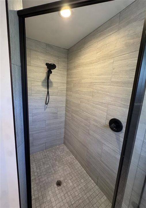 For Sale: $319,900 (3 beds, 2 baths, 1402 Square Feet)