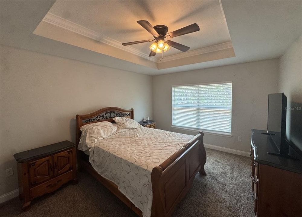 For Sale: $319,900 (3 beds, 2 baths, 1402 Square Feet)
