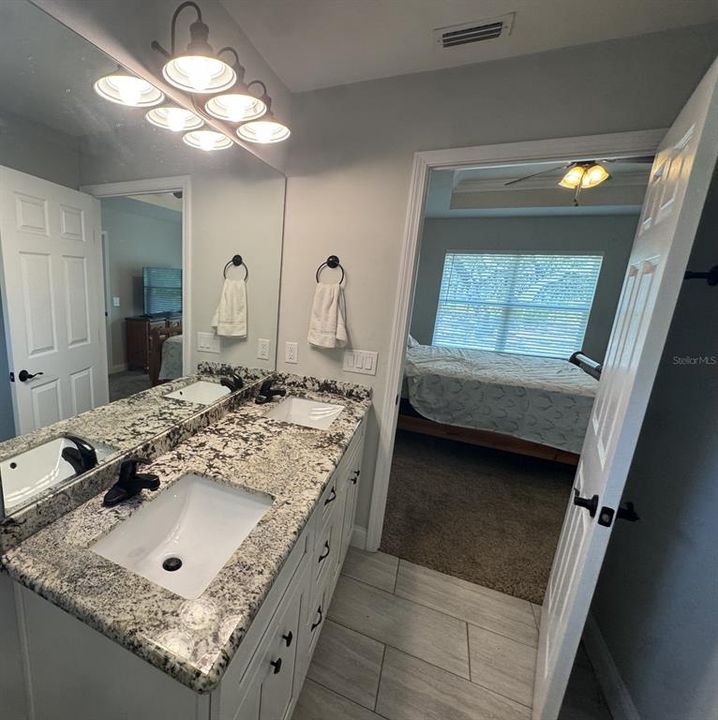 For Sale: $319,900 (3 beds, 2 baths, 1402 Square Feet)
