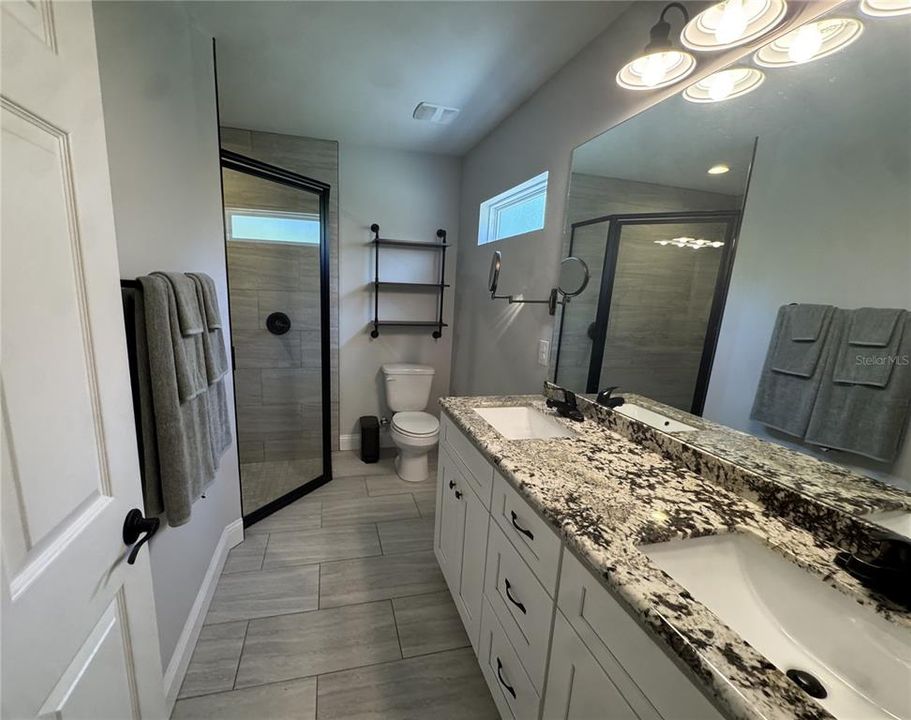 For Sale: $319,900 (3 beds, 2 baths, 1402 Square Feet)
