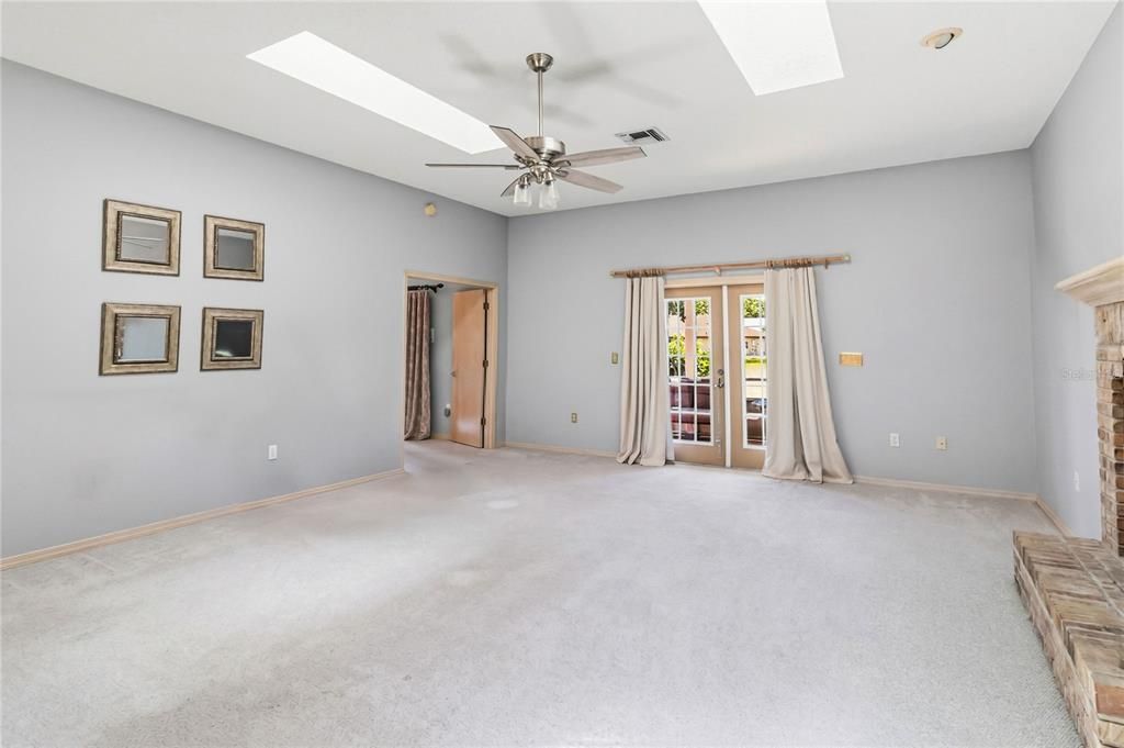 Active With Contract: $474,900 (4 beds, 3 baths, 2444 Square Feet)
