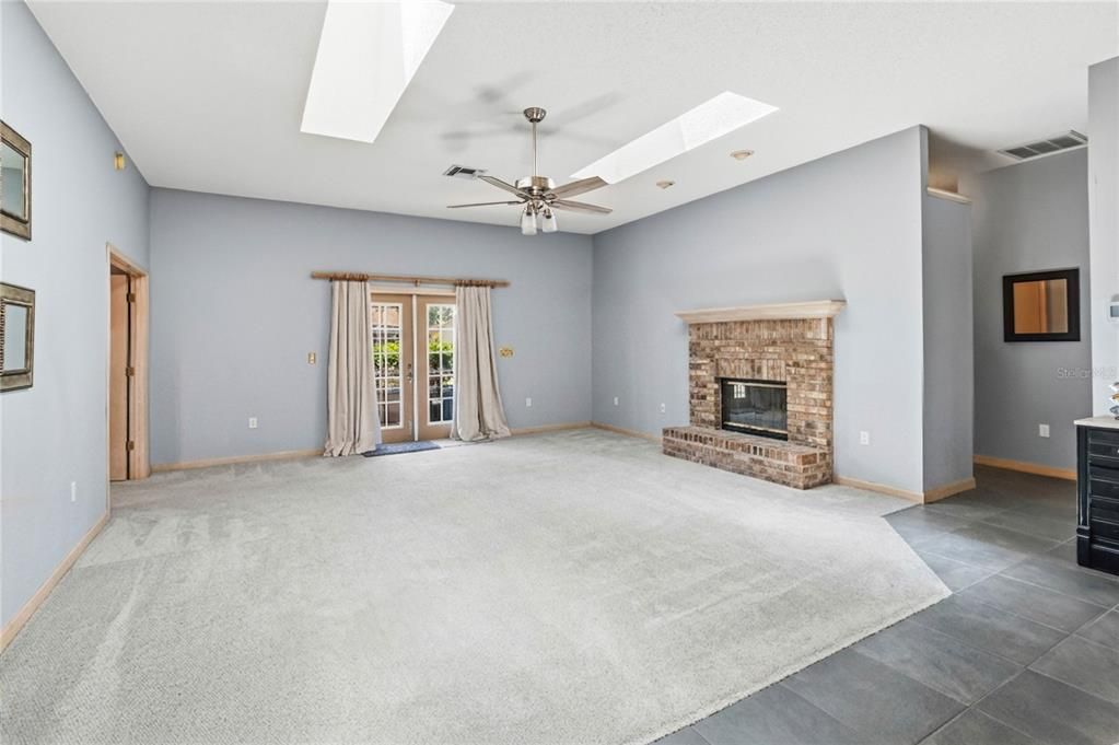 Active With Contract: $474,900 (4 beds, 3 baths, 2444 Square Feet)