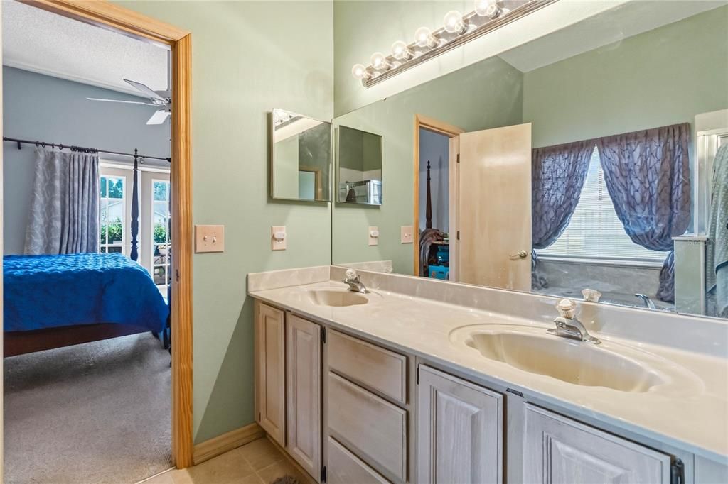 Active With Contract: $474,900 (4 beds, 3 baths, 2444 Square Feet)