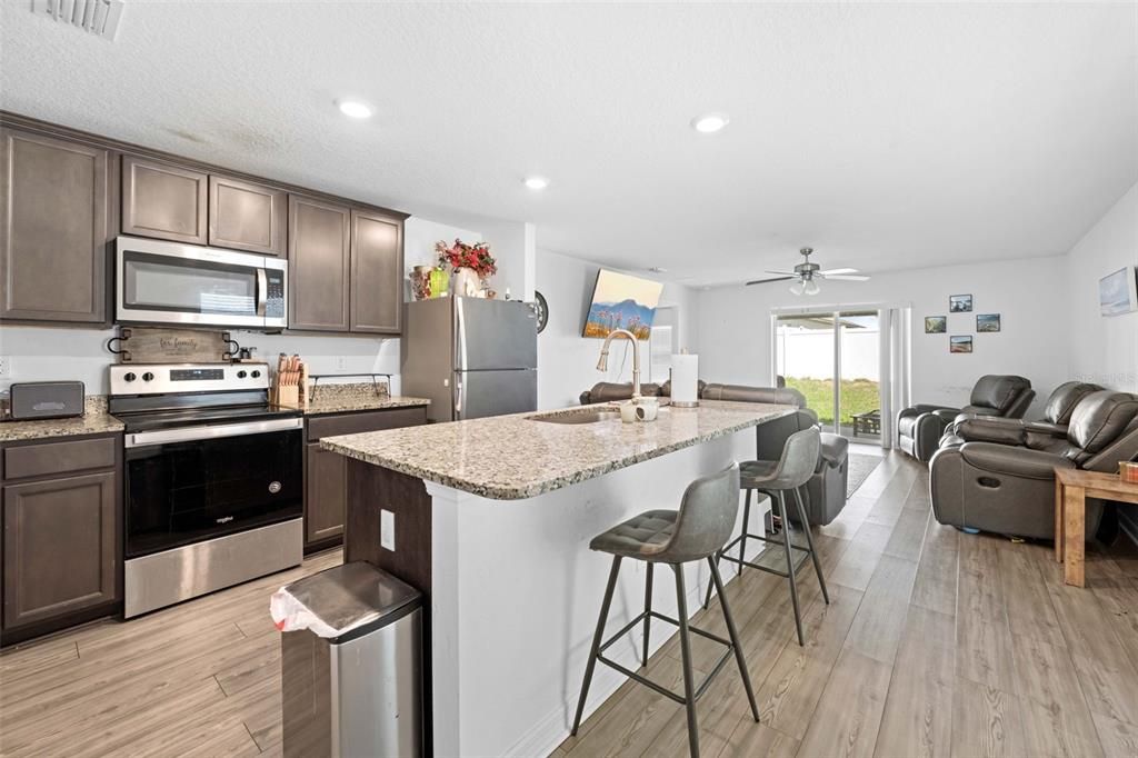 For Sale: $294,900 (3 beds, 2 baths, 1459 Square Feet)
