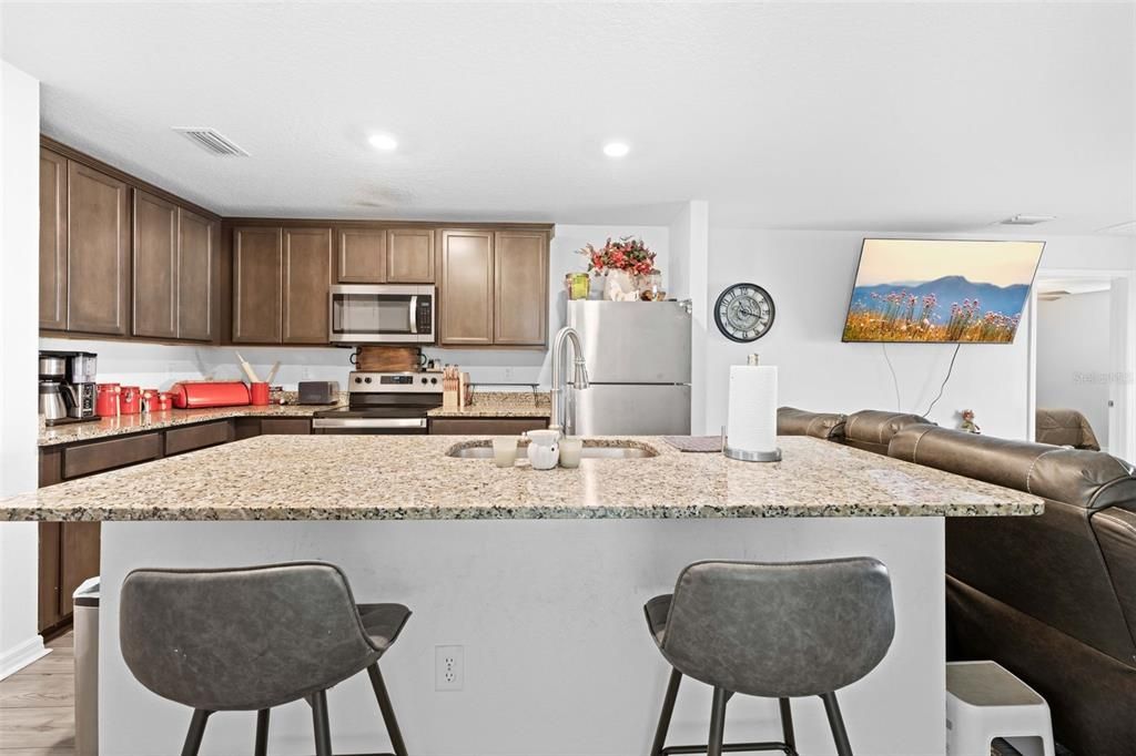 For Sale: $294,900 (3 beds, 2 baths, 1459 Square Feet)
