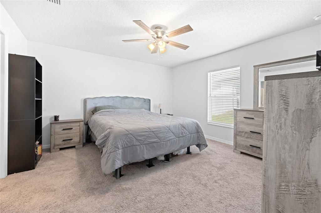 For Sale: $294,900 (3 beds, 2 baths, 1459 Square Feet)