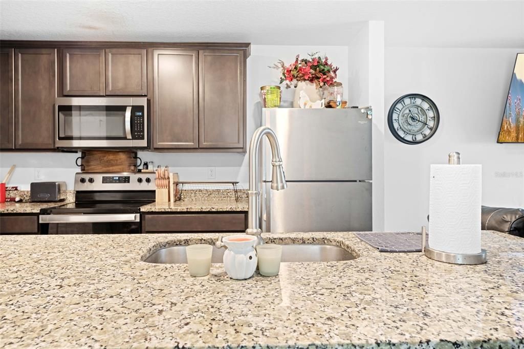For Sale: $294,900 (3 beds, 2 baths, 1459 Square Feet)