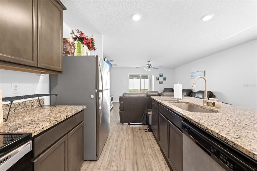 For Sale: $294,900 (3 beds, 2 baths, 1459 Square Feet)