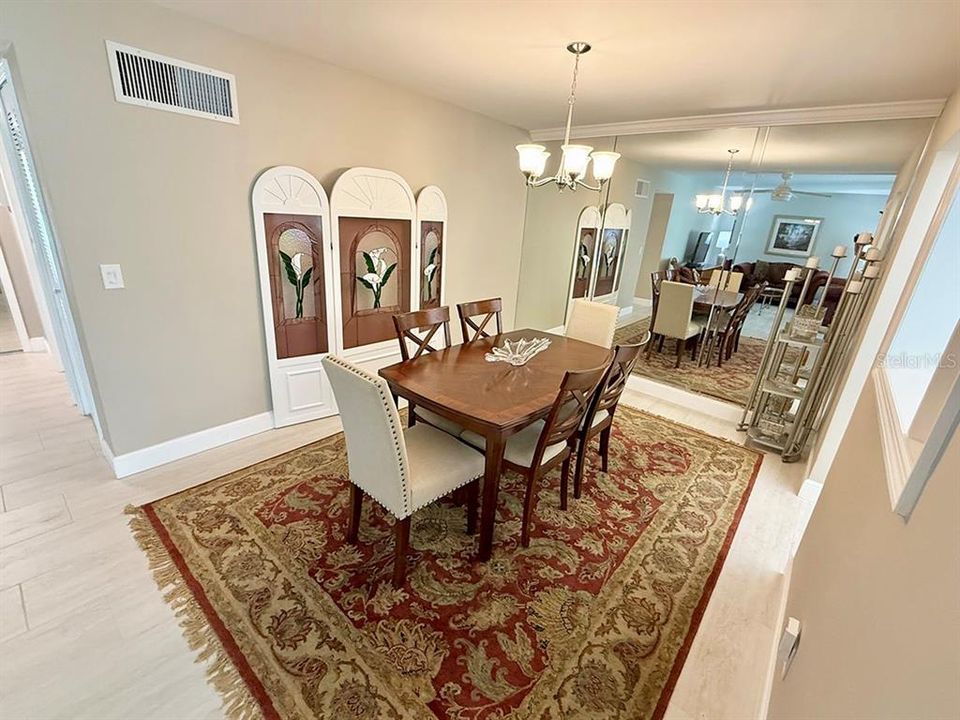 For Sale: $225,000 (2 beds, 2 baths, 1155 Square Feet)