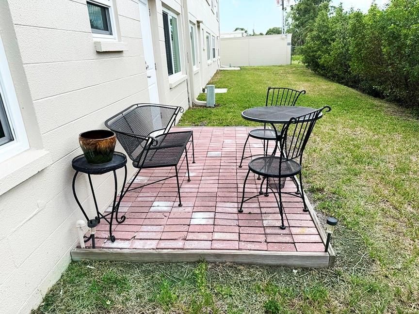 For Sale: $225,000 (2 beds, 2 baths, 1155 Square Feet)