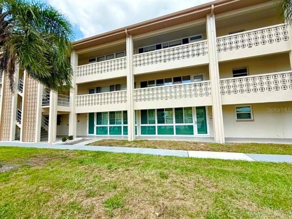 For Sale: $225,000 (2 beds, 2 baths, 1155 Square Feet)