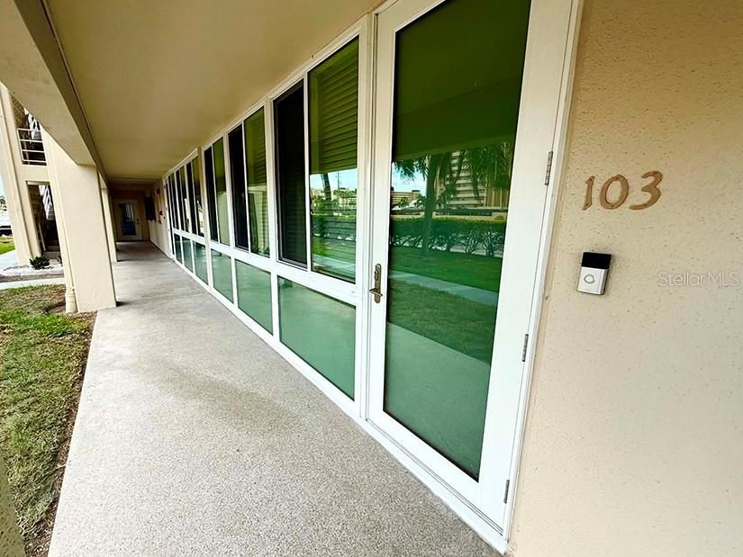 For Sale: $225,000 (2 beds, 2 baths, 1155 Square Feet)