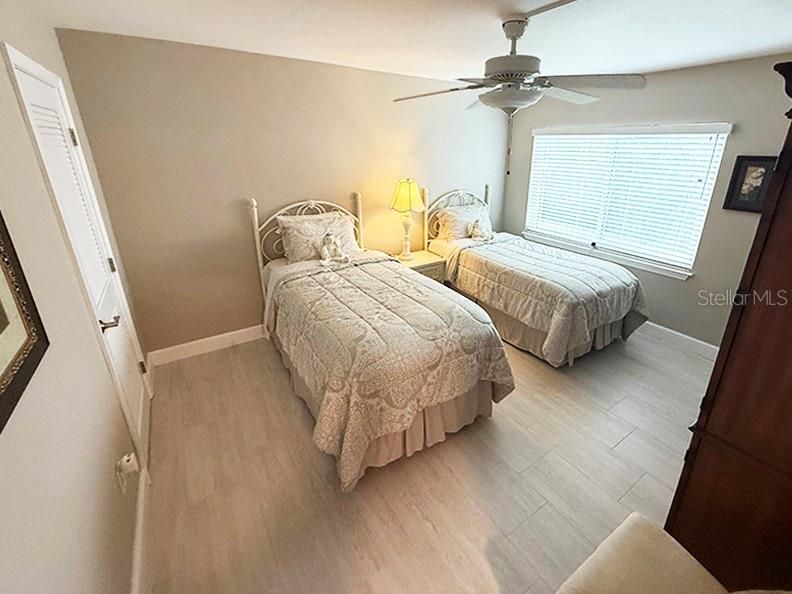 For Sale: $225,000 (2 beds, 2 baths, 1155 Square Feet)
