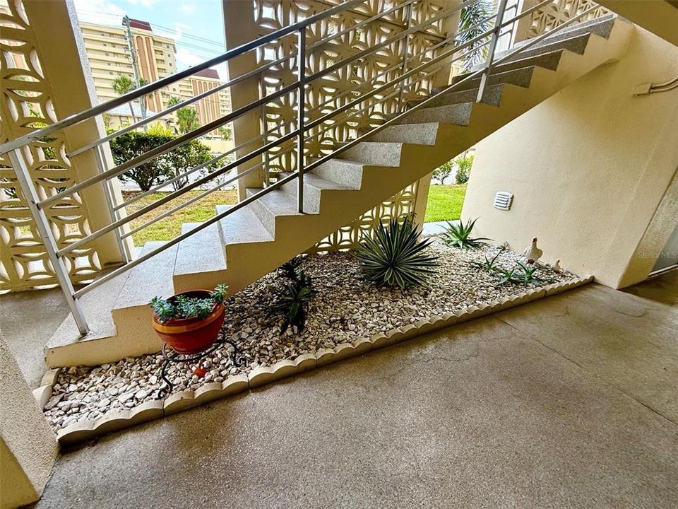 For Sale: $225,000 (2 beds, 2 baths, 1155 Square Feet)