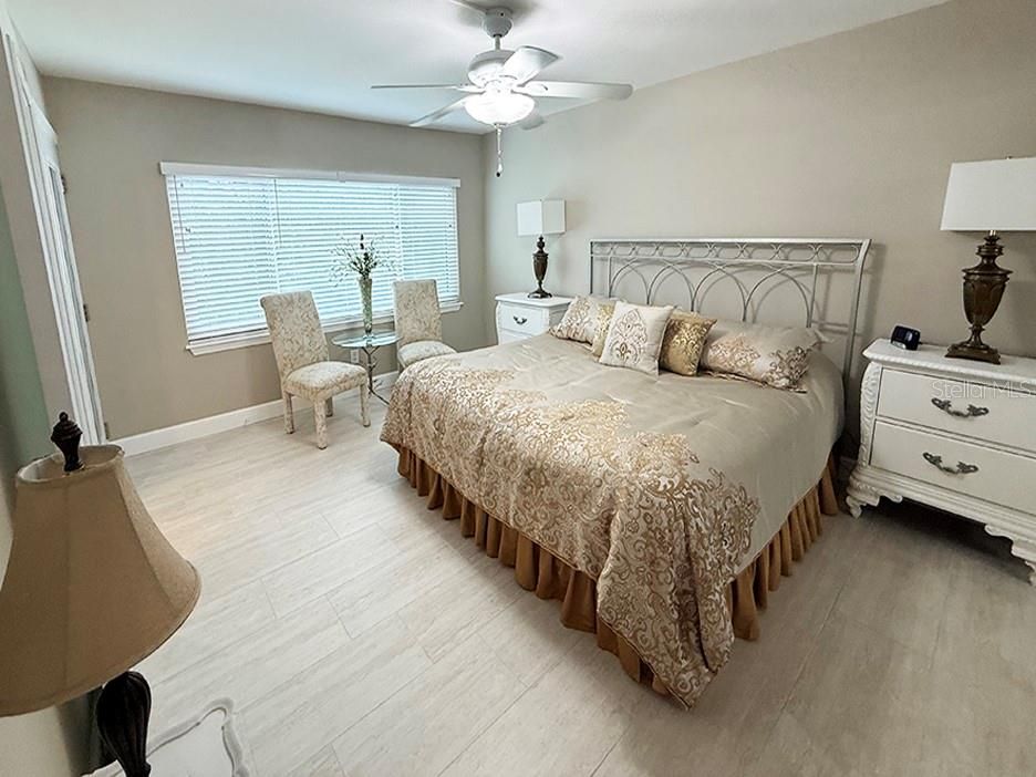 For Sale: $225,000 (2 beds, 2 baths, 1155 Square Feet)