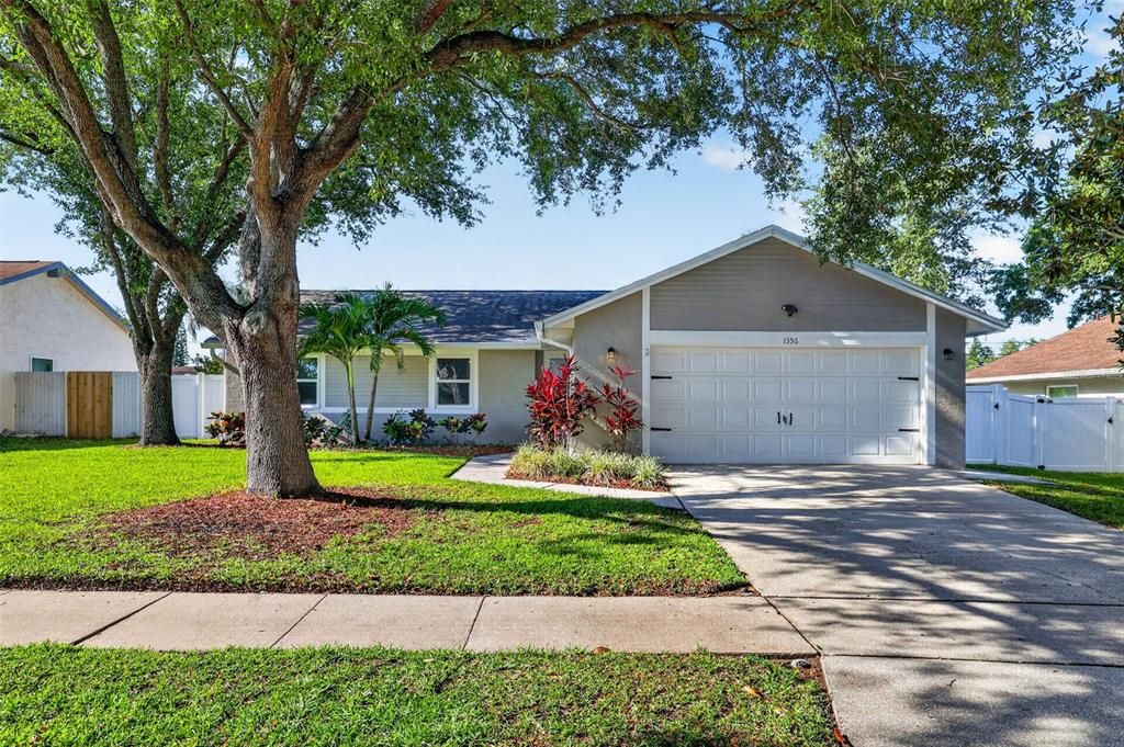 For Sale: $439,900 (3 beds, 2 baths, 1178 Square Feet)