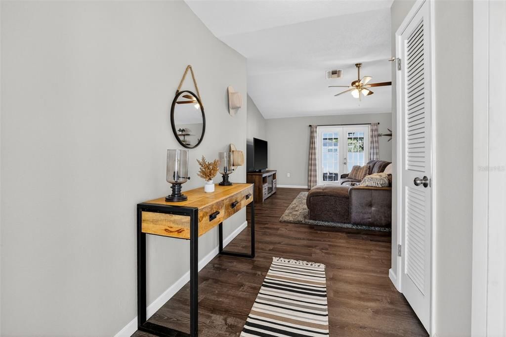For Sale: $439,900 (3 beds, 2 baths, 1178 Square Feet)