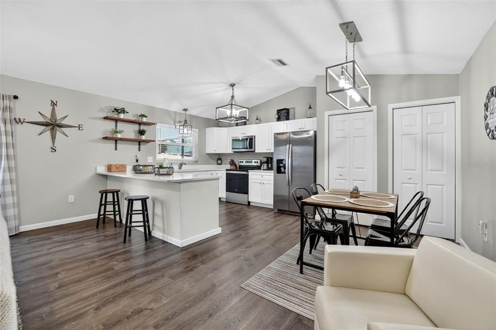 For Sale: $439,900 (3 beds, 2 baths, 1178 Square Feet)