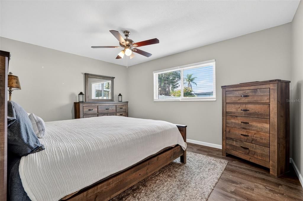 For Sale: $439,900 (3 beds, 2 baths, 1178 Square Feet)