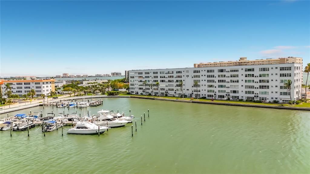 For Sale: $239,000 (2 beds, 2 baths, 1120 Square Feet)
