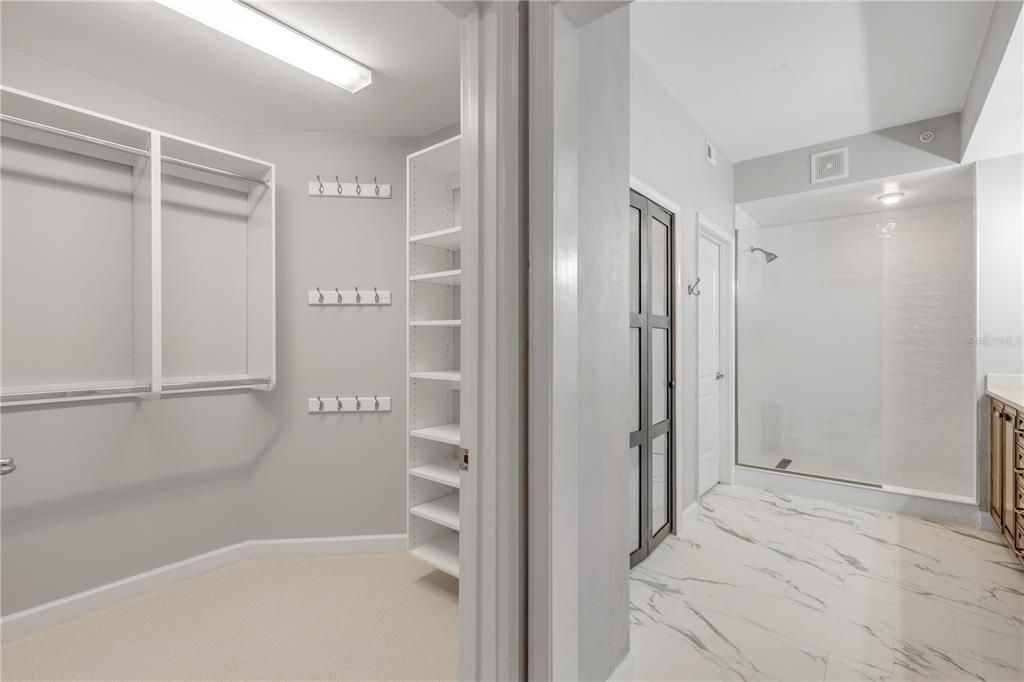 For Sale: $375,000 (3 beds, 3 baths, 1953 Square Feet)
