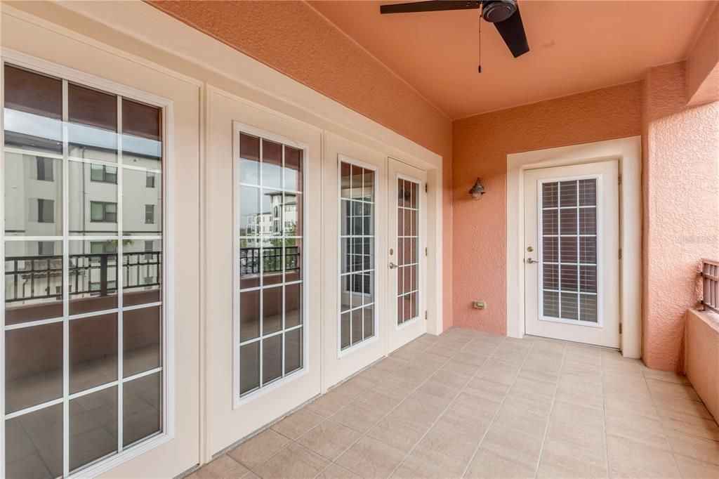 For Sale: $375,000 (3 beds, 3 baths, 1953 Square Feet)