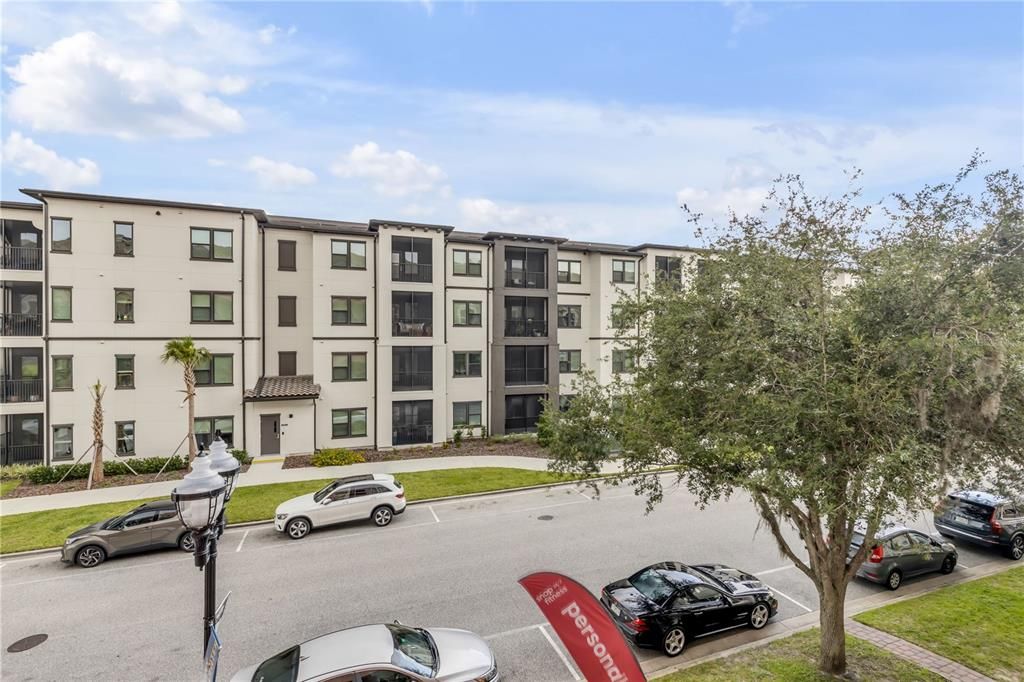 For Sale: $375,000 (3 beds, 3 baths, 1953 Square Feet)