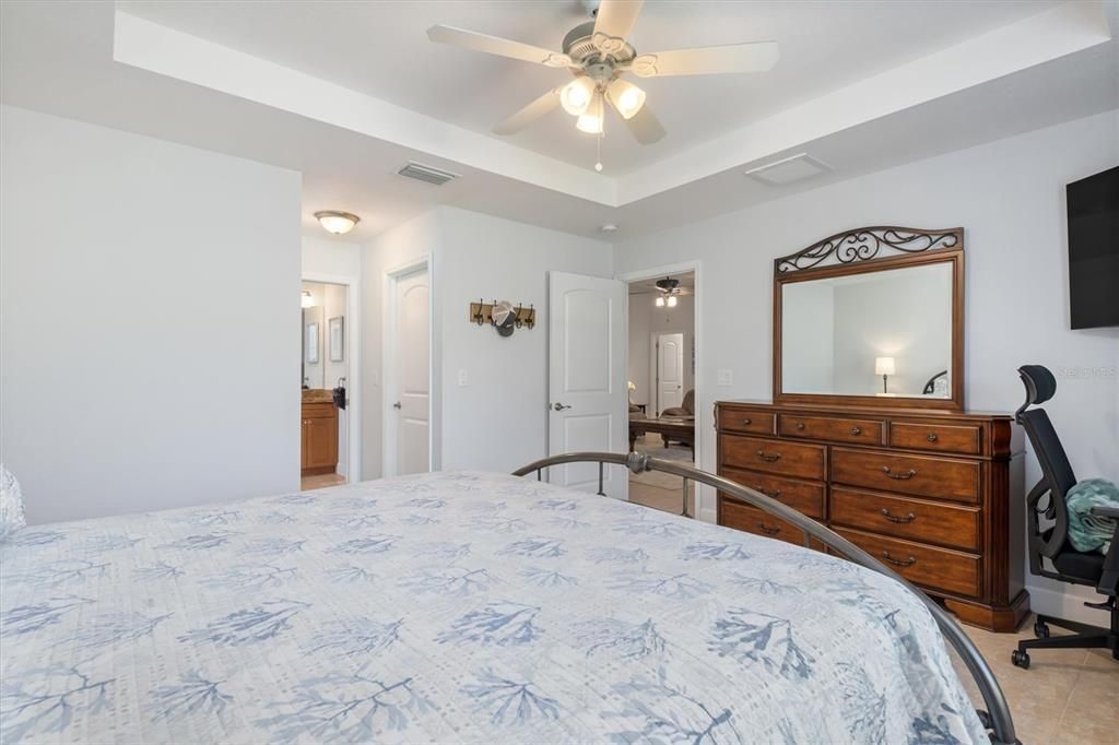 For Sale: $398,500 (3 beds, 2 baths, 1605 Square Feet)