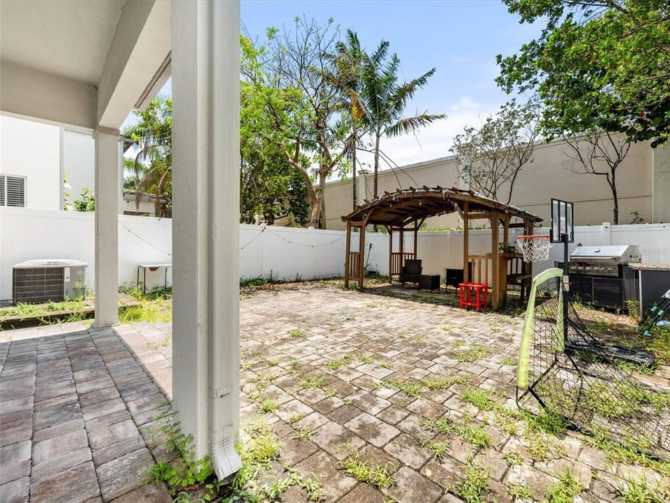 На продажу: $485,000 (3 спален, 2 ванн, 1642 Квадратных фут)