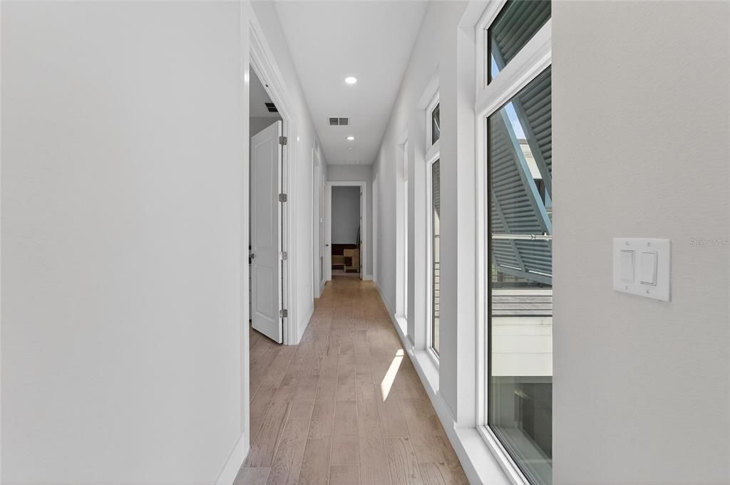 En Renta: $9,500 (5 camas, 6 baños, 4178 Pies cuadrados)