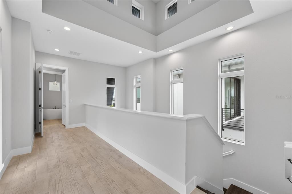 En Renta: $9,500 (5 camas, 6 baños, 4178 Pies cuadrados)