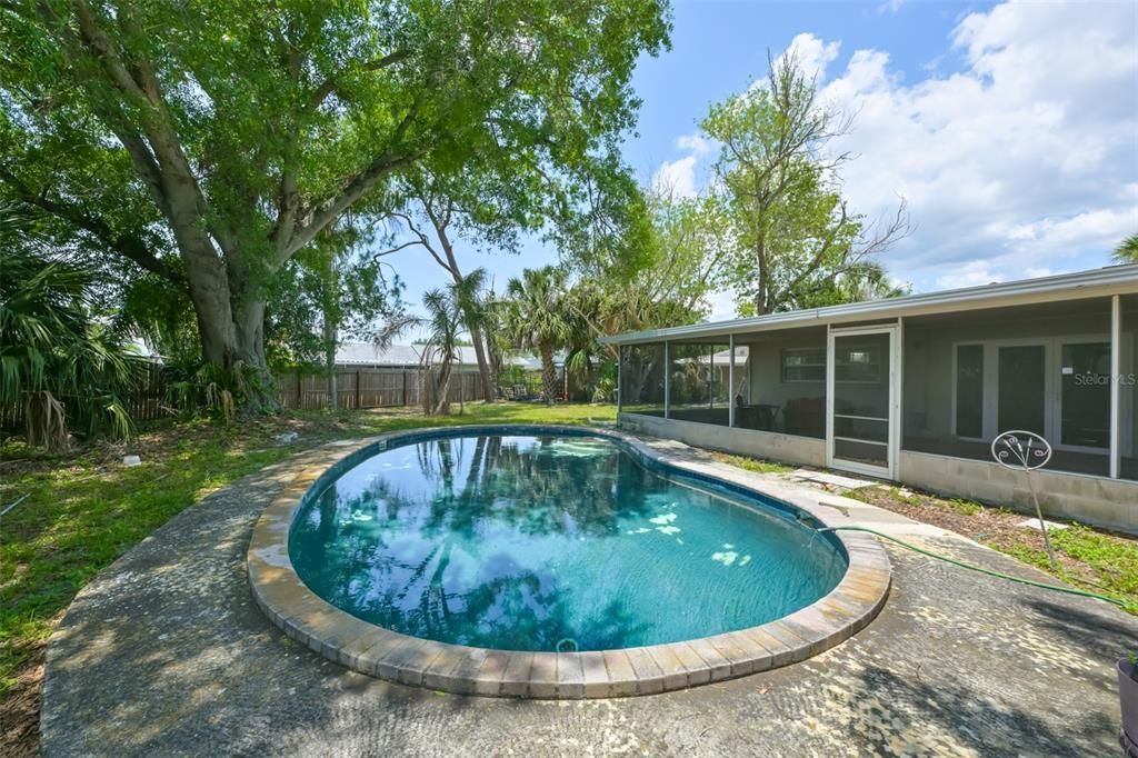 En Venta: $525,000 (4 camas, 3 baños, 2004 Pies cuadrados)
