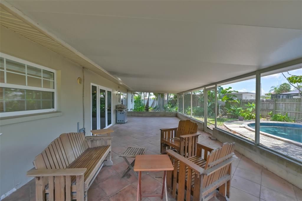 En Venta: $525,000 (4 camas, 3 baños, 2004 Pies cuadrados)